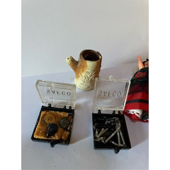 Lot of Dollhouse Items - Picture 3 of 8